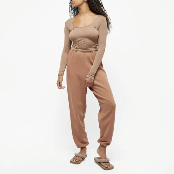 Joah Brown Scoop Neck Long Sleeve Top In Sienna, Light Brown Tan, EUC xs/s - Picture 5 of 12